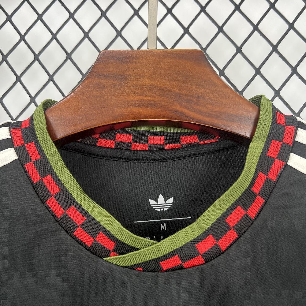 25-26 Bayern Munich Third Away