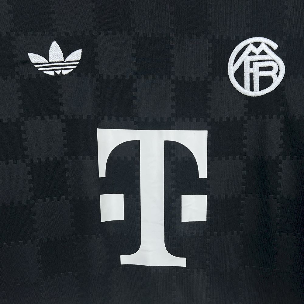 25-26 Bayern Munich Third Away